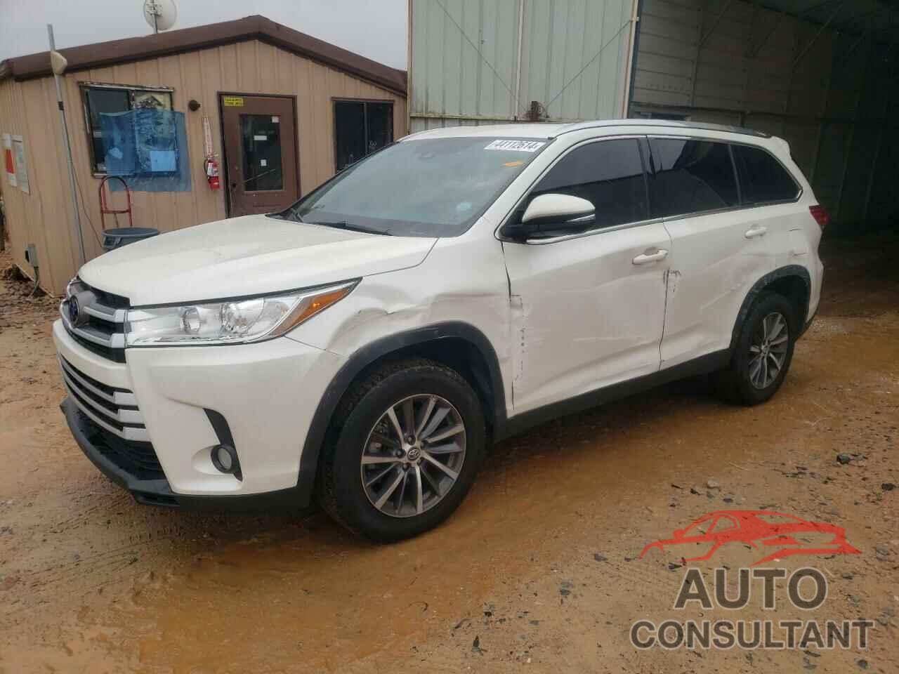 TOYOTA HIGHLANDER 2019 - 5TDKZRFH0KS557071