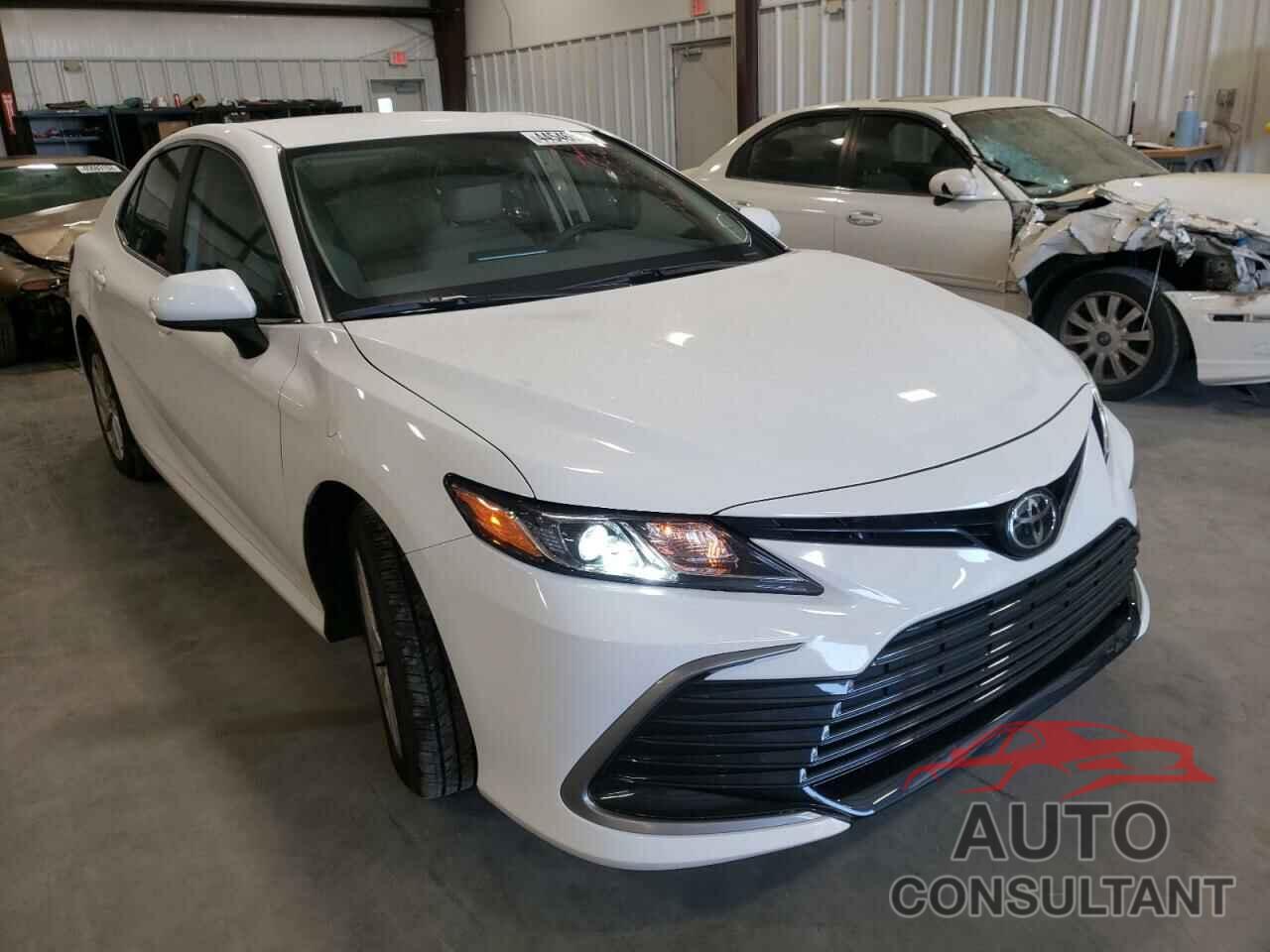 TOYOTA CAMRY 2021 - 4T1C11AK9MU494398