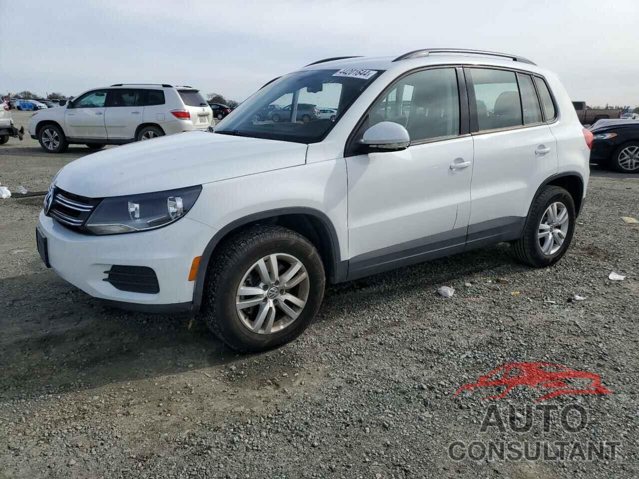 VOLKSWAGEN TIGUAN 2017 - WVGBV7AX5HW510203