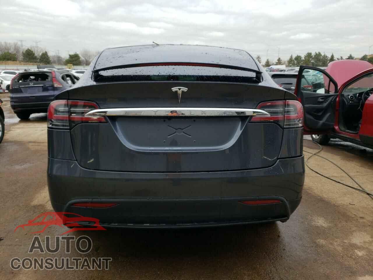 TESLA MODEL X 2017 - 5YJXCBE24HF066365