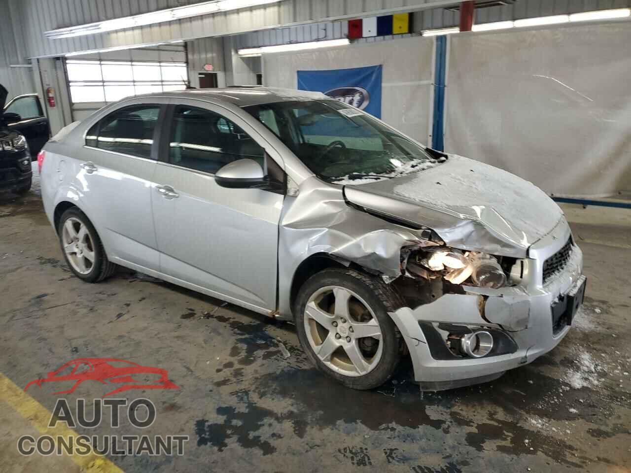 CHEVROLET SONIC 2013 - 1G1JE5SH3D4123997