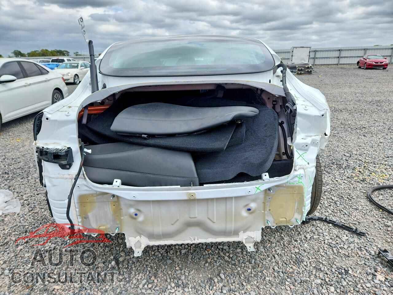 TESLA MODEL 3 2025 - 5YJ3E1EA0SF974362