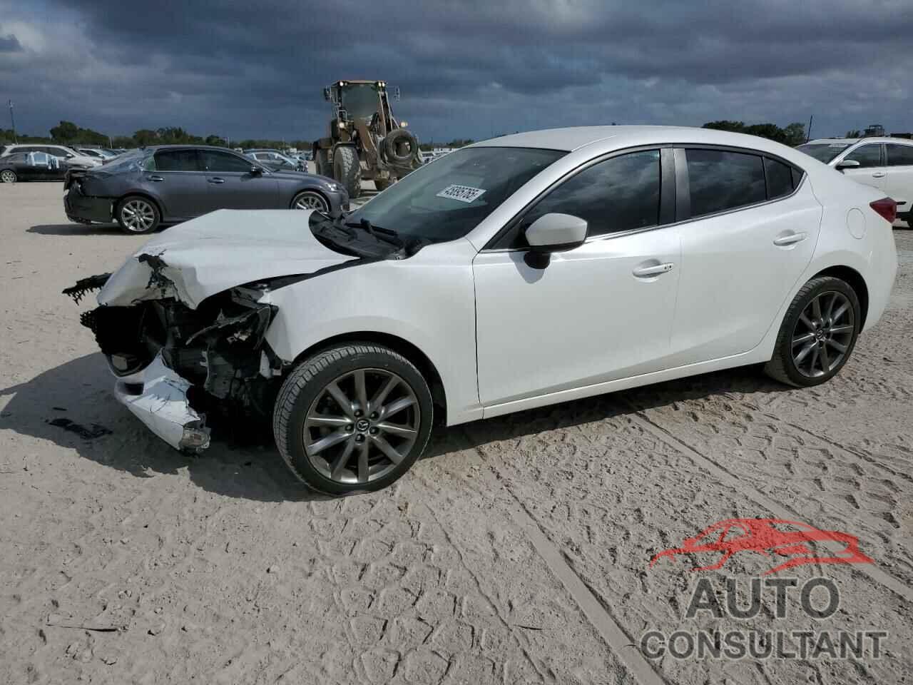 MAZDA 3 2018 - 3MZBN1V32JM254355