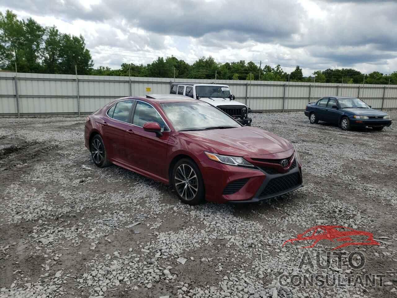 TOYOTA CAMRY 2018 - 4T1B11HK2JU655803