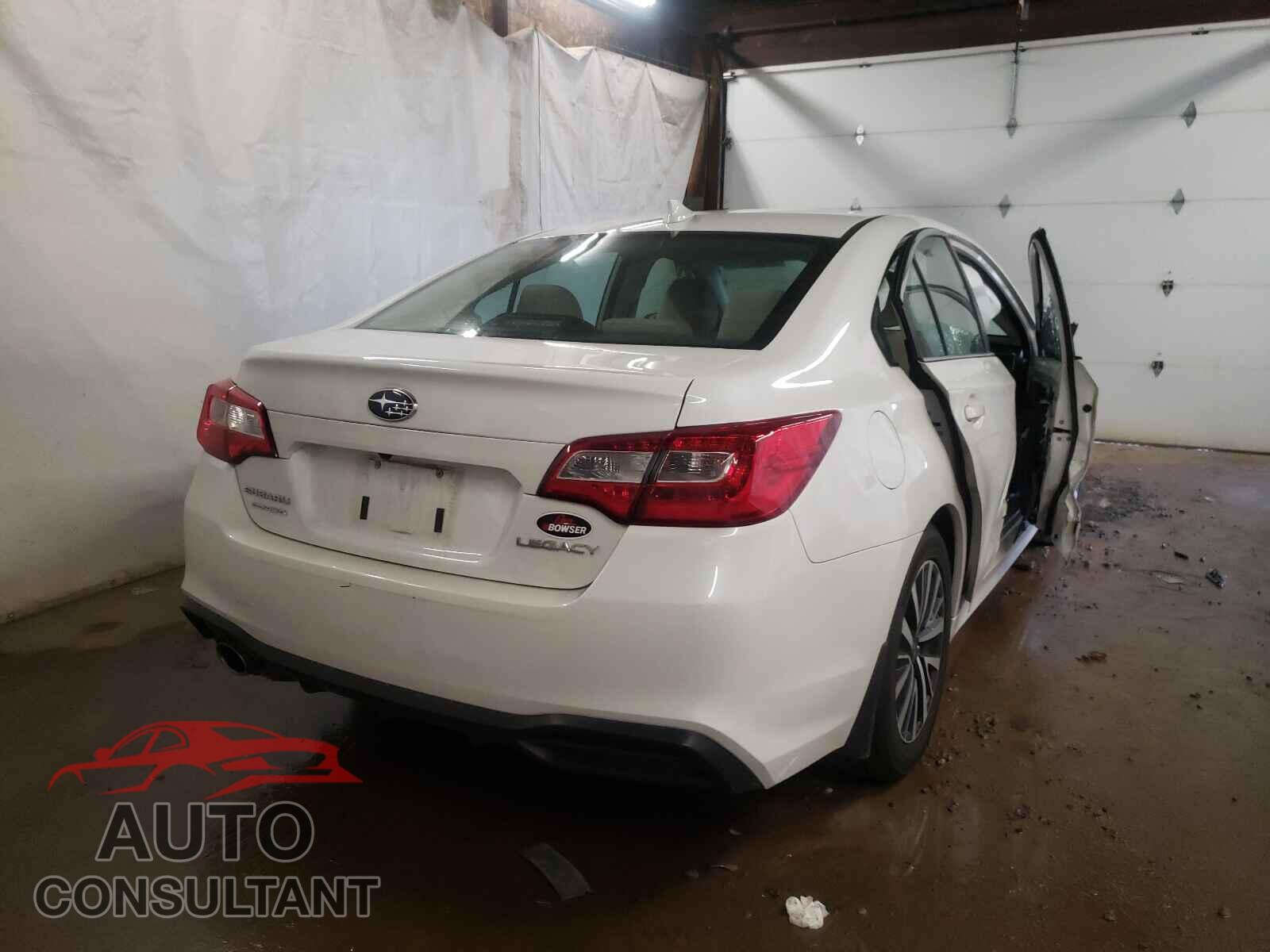 SUBARU LEGACY 2018 - 4S3BNAD63J3002159