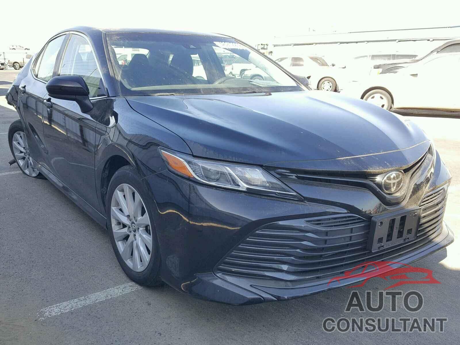 TOYOTA CAMRY 2018 - 4T1B11HK2JU003781
