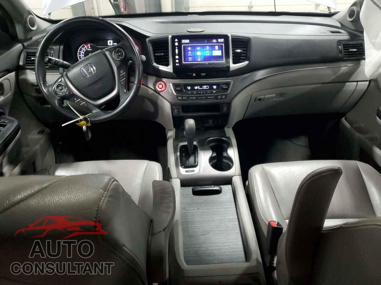 HONDA PILOT 2017 - 5FNYF6H55HB007740