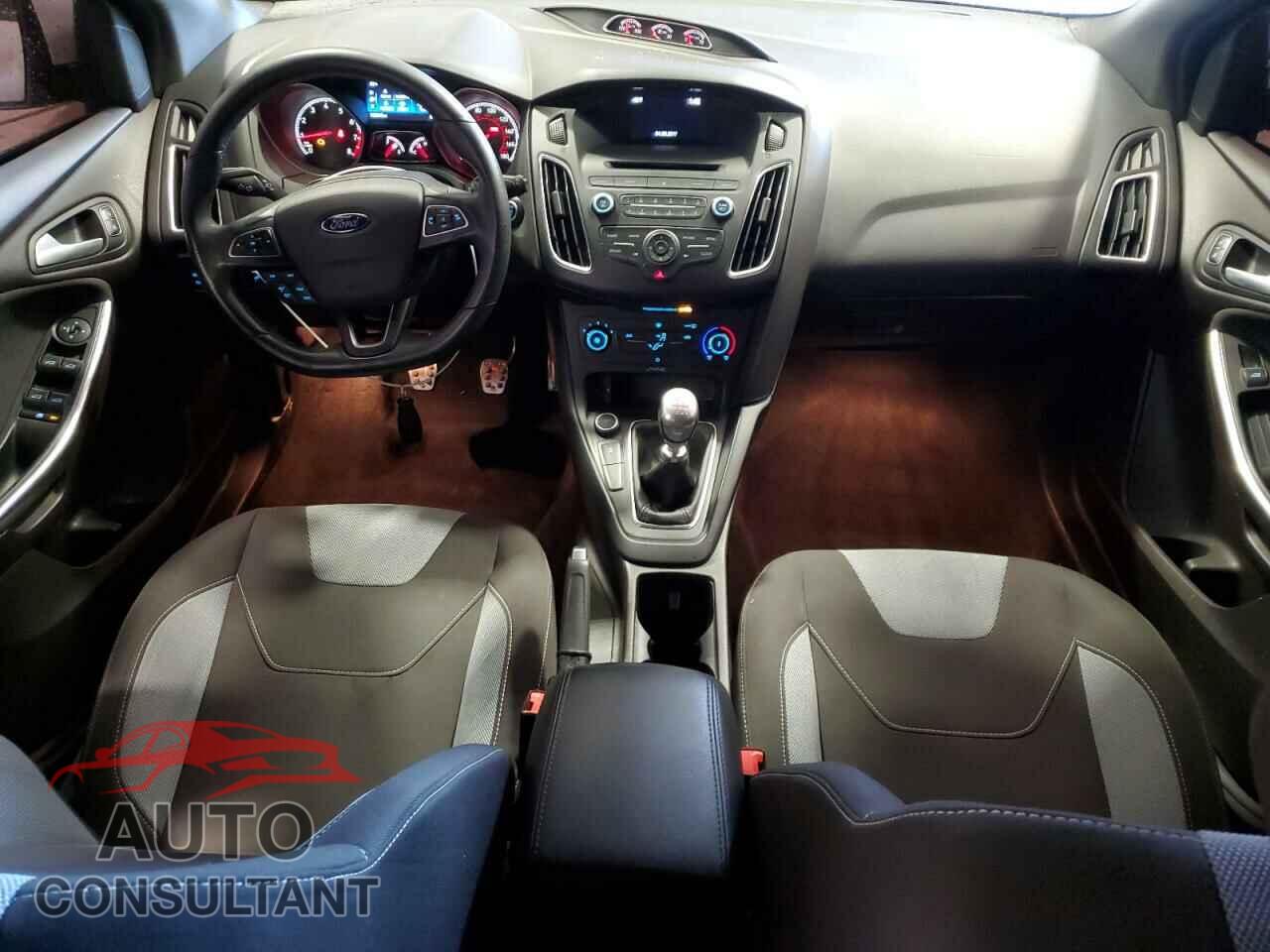 FORD FOCUS 2017 - 1FADP3L9XHL273004