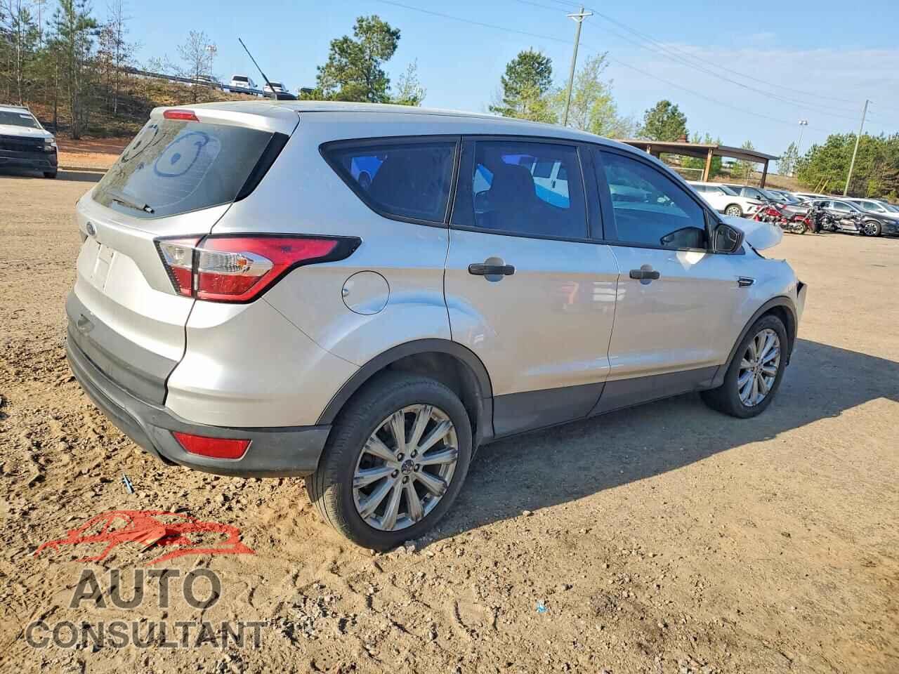 FORD ESCAPE 2017 - 1FMCU0F79HUB96672