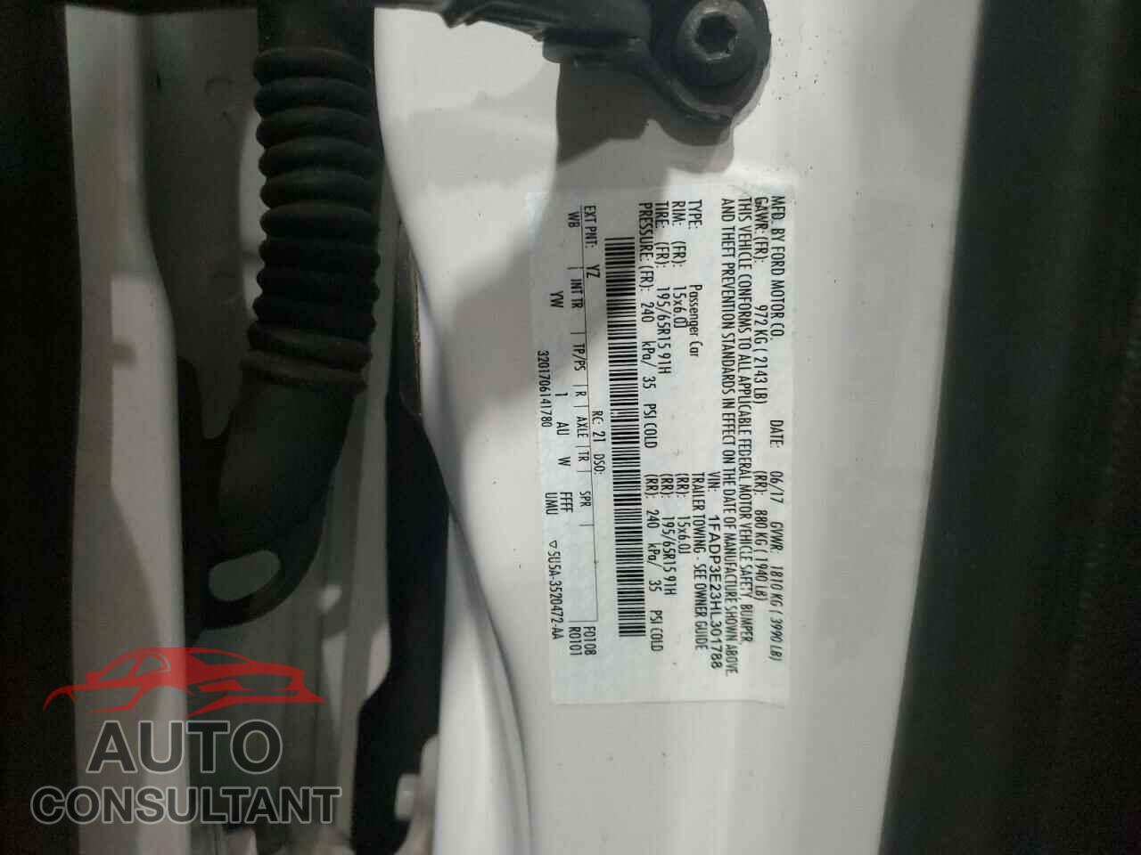 FORD FOCUS 2017 - 1FADP3E23HL301788