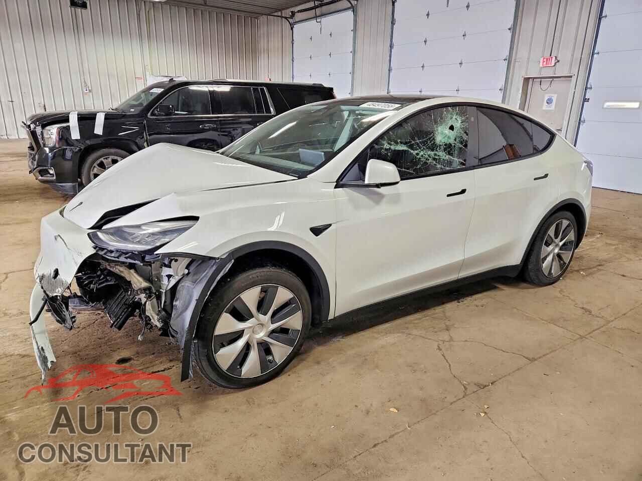 TESLA MODEL Y 2021 - 5YJYGDED1MF109558