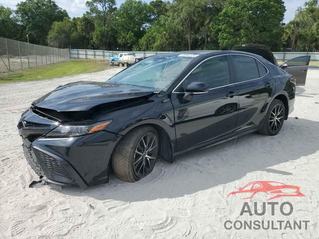 TOYOTA CAMRY 2022 - 4T1G11AK8NU648294