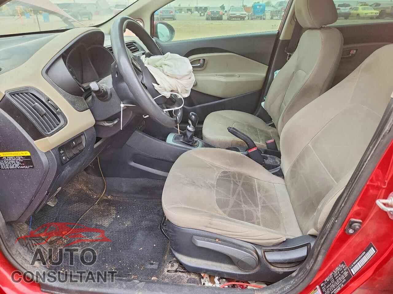 KIA RIO 2014 - KNADM4A33E6411836