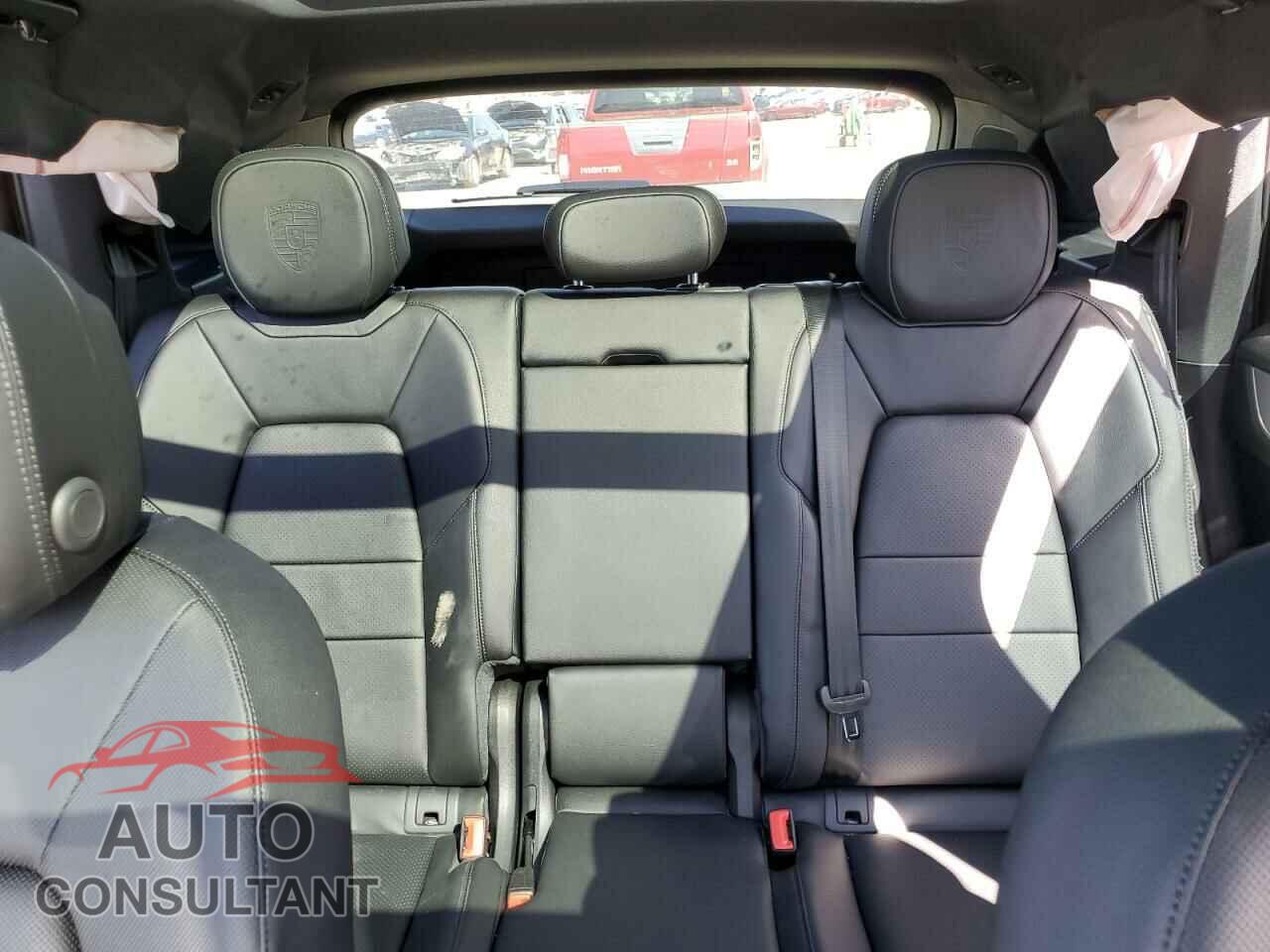 PORSCHE CAYENNE 2024 - WP1AA2AY3RDA04548