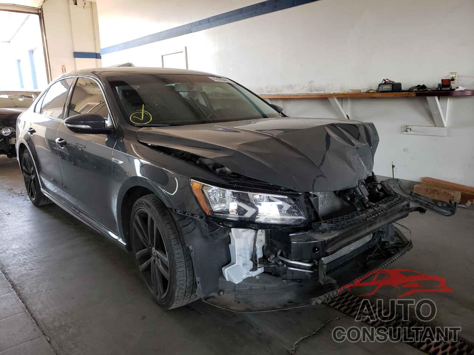 VOLKSWAGEN PASSAT 2018 - 1VWAA7A37JC023842