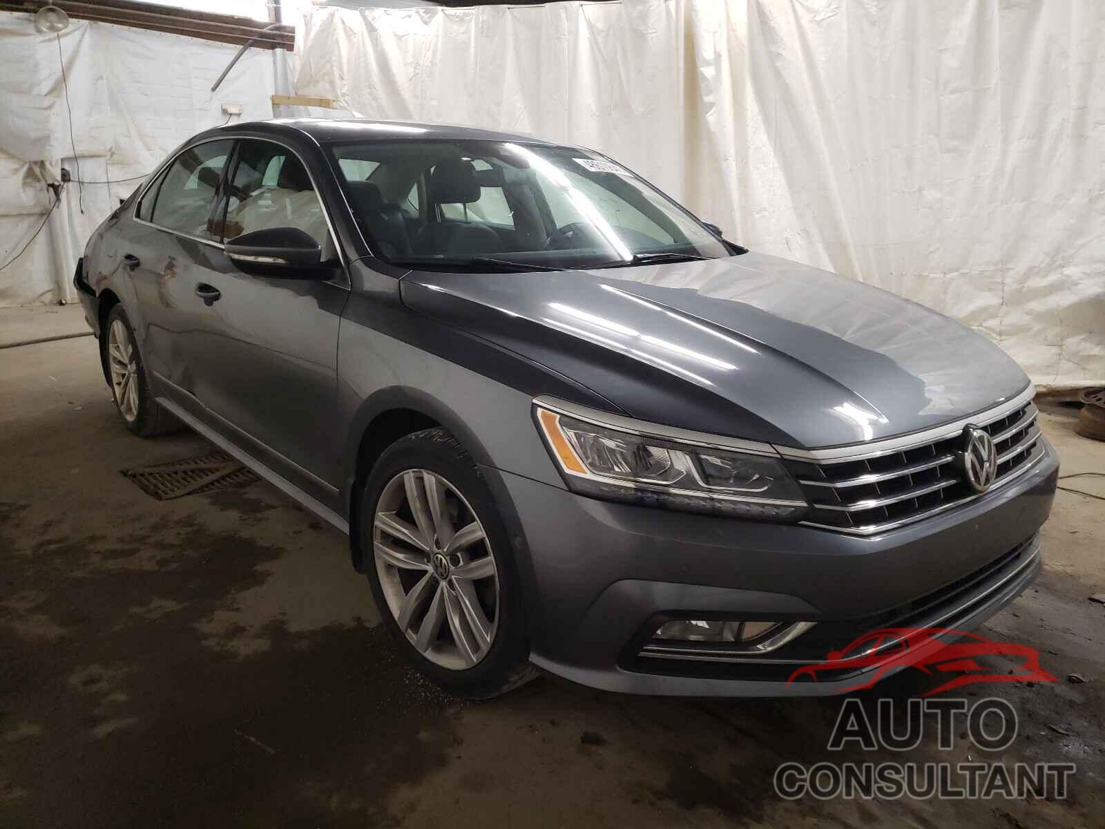 VOLKSWAGEN PASSAT 2018 - 1VWCA7A33JC044678