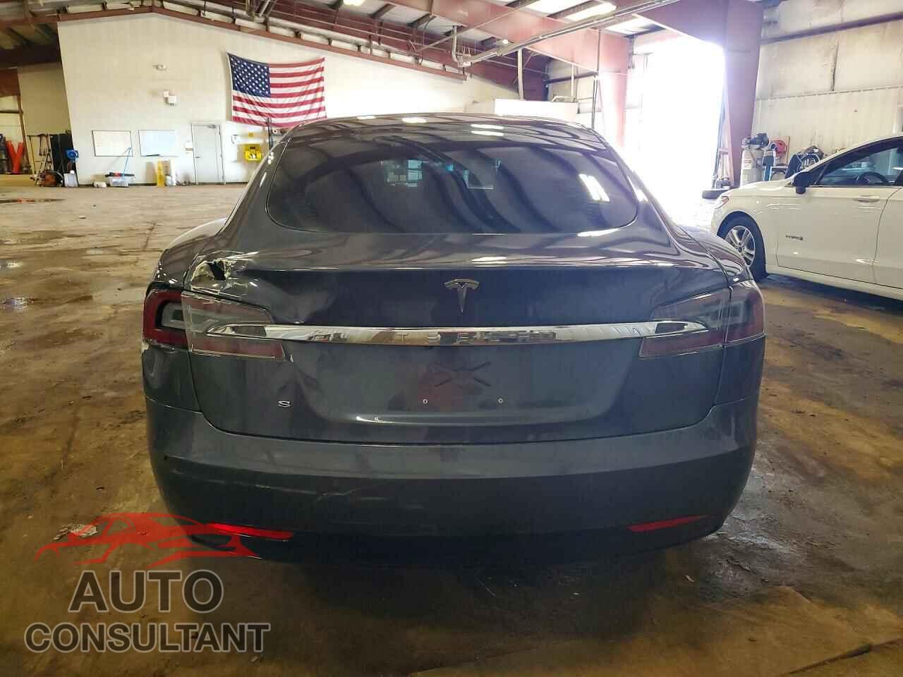 TESLA MODEL S 2018 - 5YJSA1E25JF285593