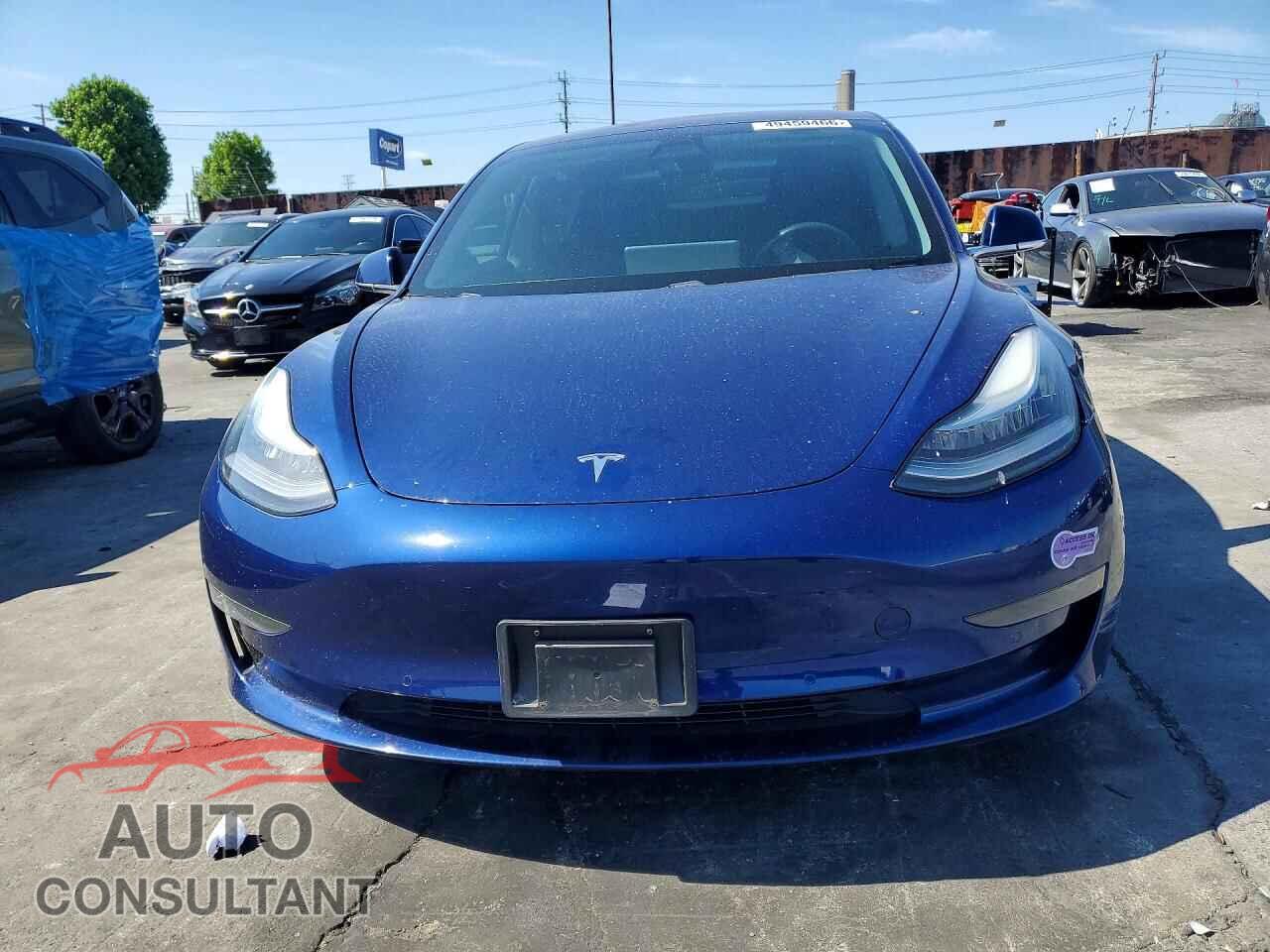 TESLA MODEL 3 2018 - 5YJ3E1EB2JF120402