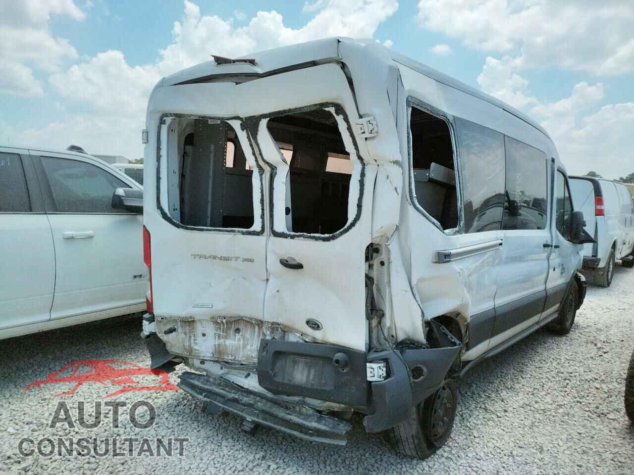 FORD TRANSIT CO 2017 - 1FTBW2CG2HKA31021