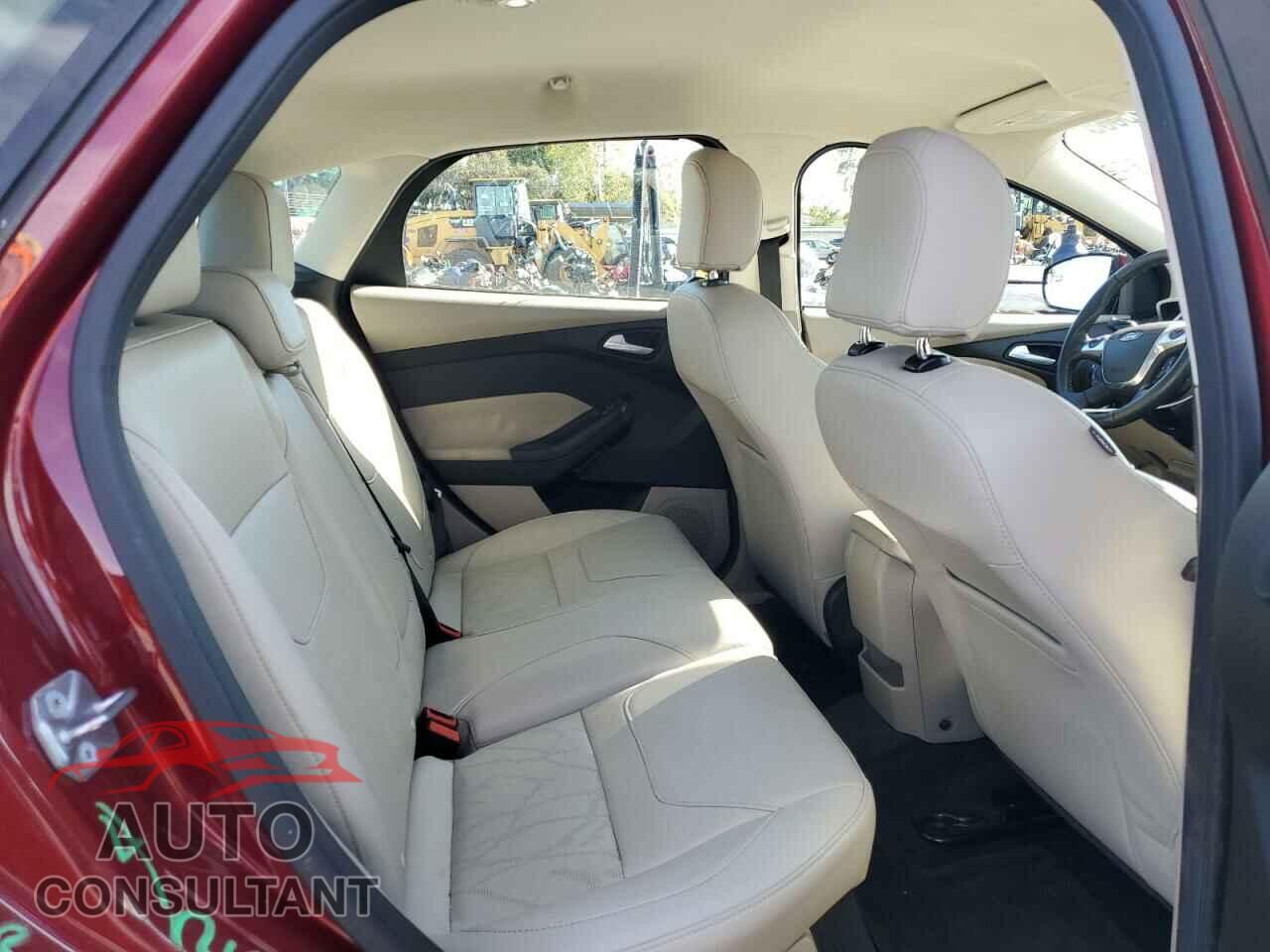 FORD FOCUS 2017 - 1FADP3R47HL314426