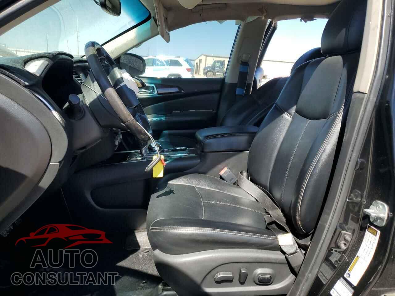 NISSAN PATHFINDER 2015 - 5N1AR2MN1FC602050