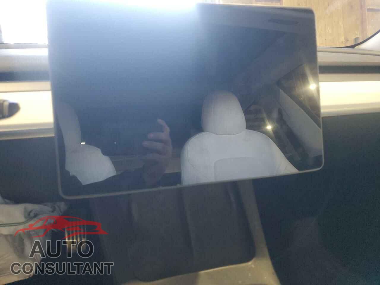 TESLA MODEL 3 2021 - 5YJ3E1EA8MF853372