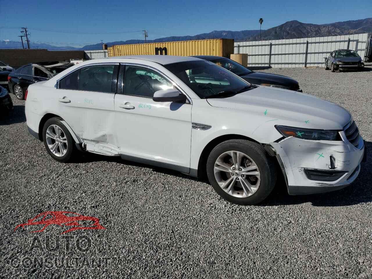 FORD TAURUS 2017 - 1FAHP2E86HG135226