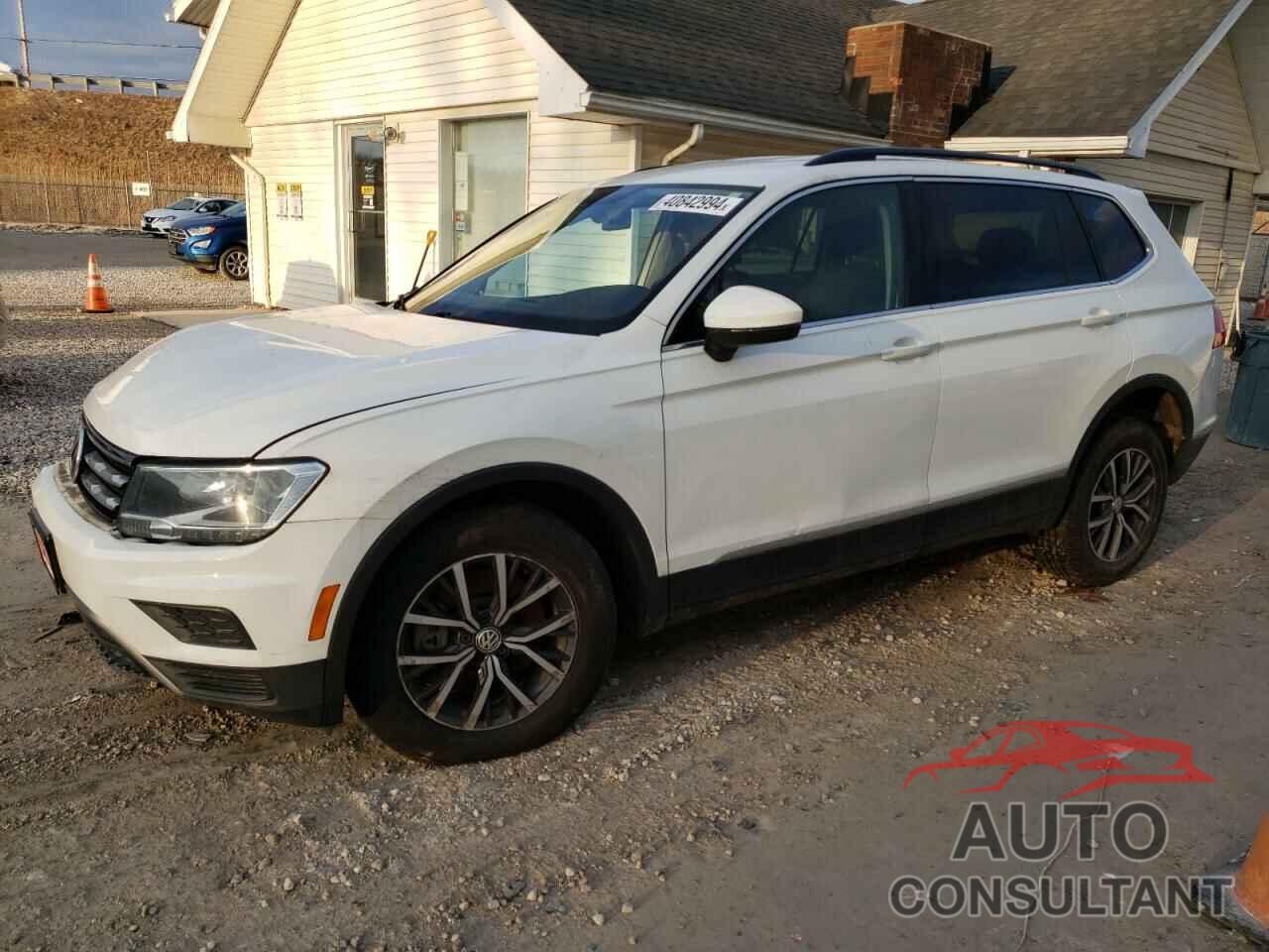 VOLKSWAGEN TIGUAN 2018 - 3VV3B7AX2JM215987