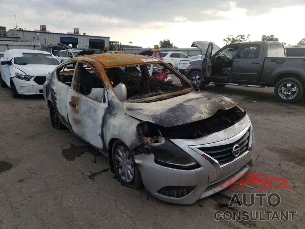 NISSAN VERSA 2017 - 3N1CN7AP9HL813227
