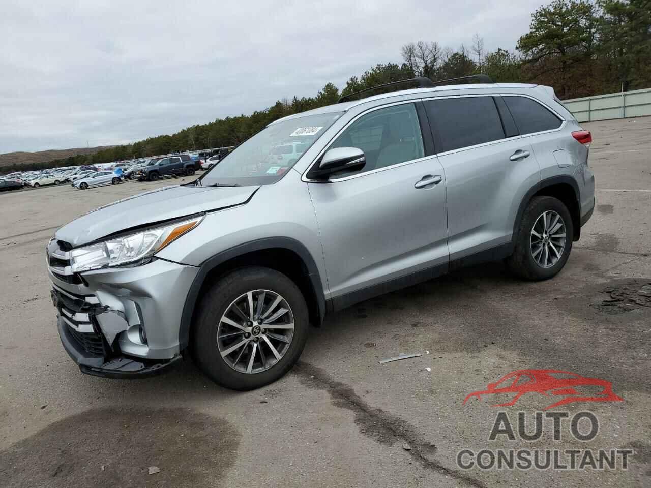 TOYOTA HIGHLANDER 2019 - 5TDJZRFH1KS596196