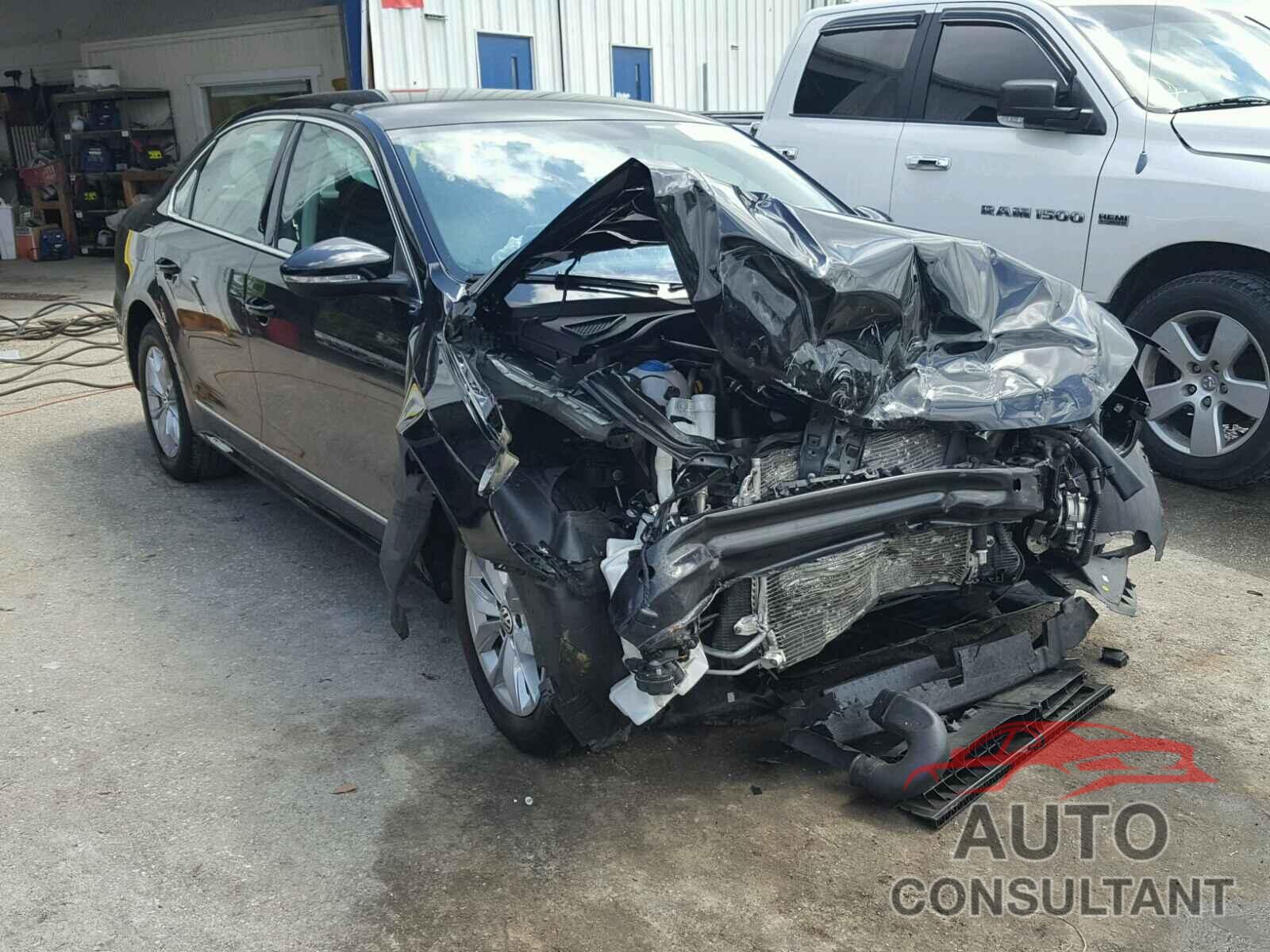 VOLKSWAGEN PASSAT 2016 - 1VWAT7A31GC062896