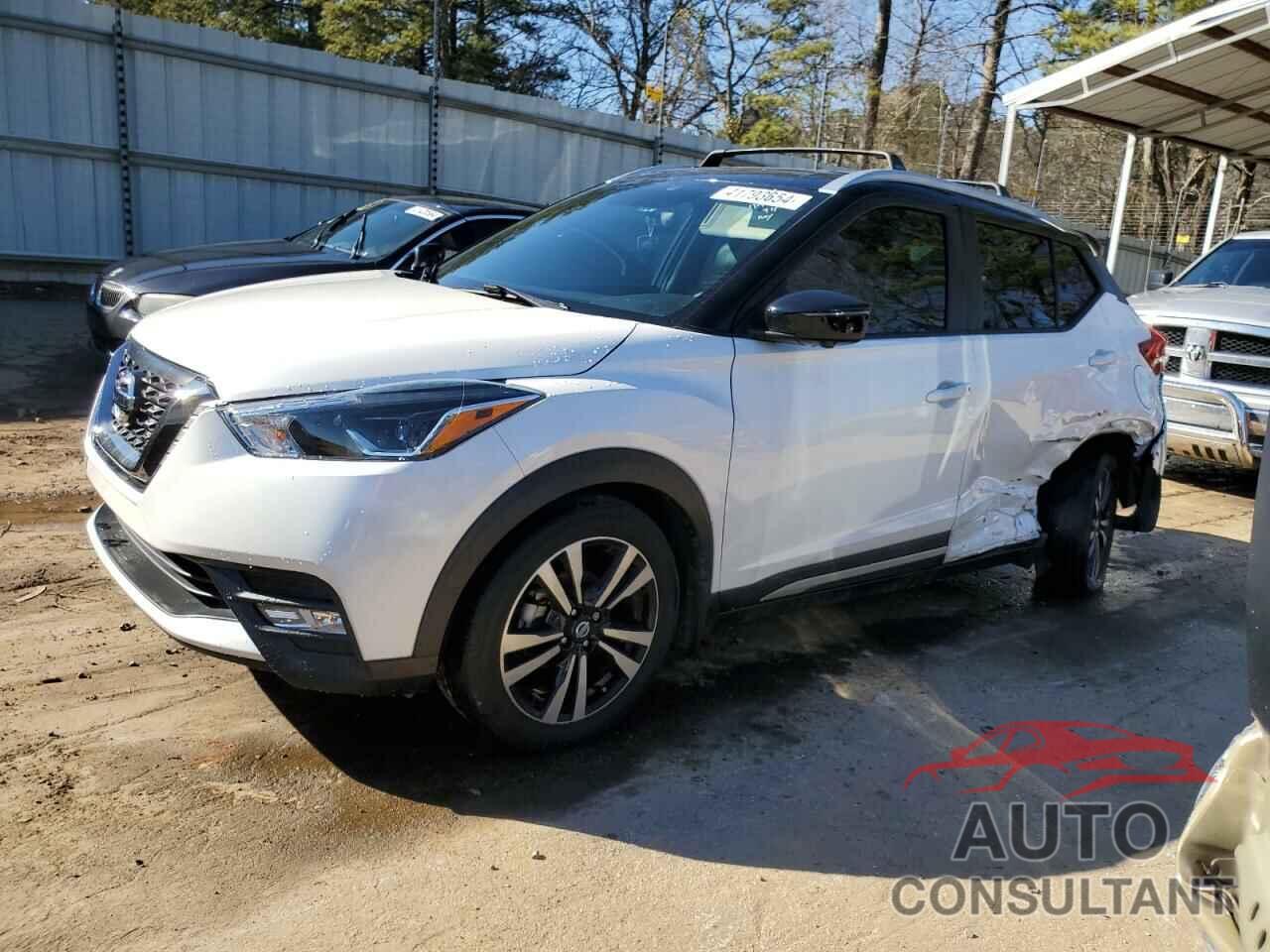 NISSAN KICKS 2018 - 3N1CP5CU5JL522649