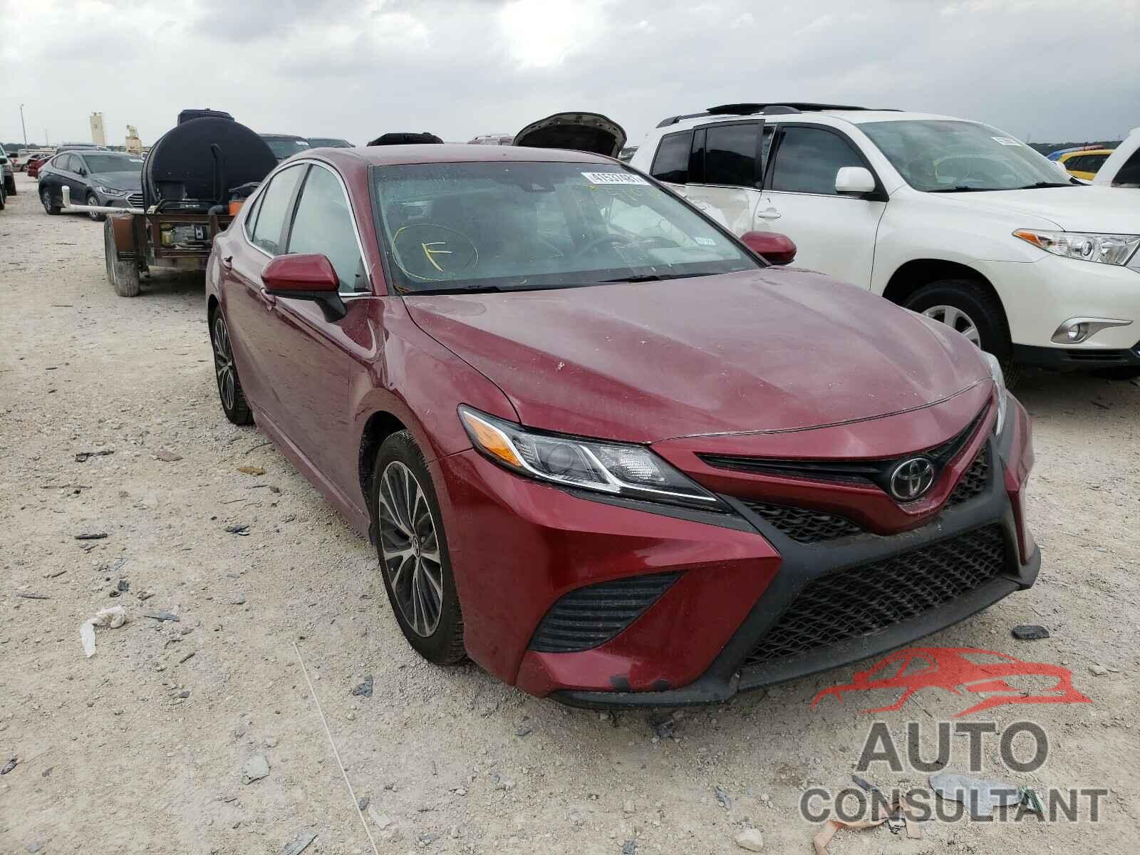 TOYOTA CAMRY 2018 - 4T1B11HK4JU510701