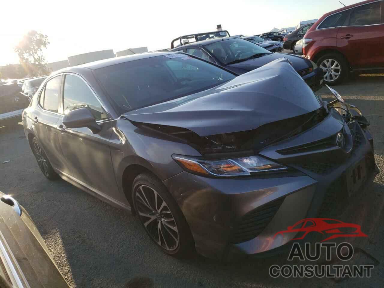 TOYOTA CAMRY 2018 - 4T1B11HK6JU032832