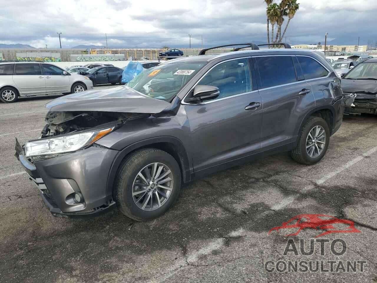 TOYOTA HIGHLANDER 2019 - 5TDKZRFH8KS553219