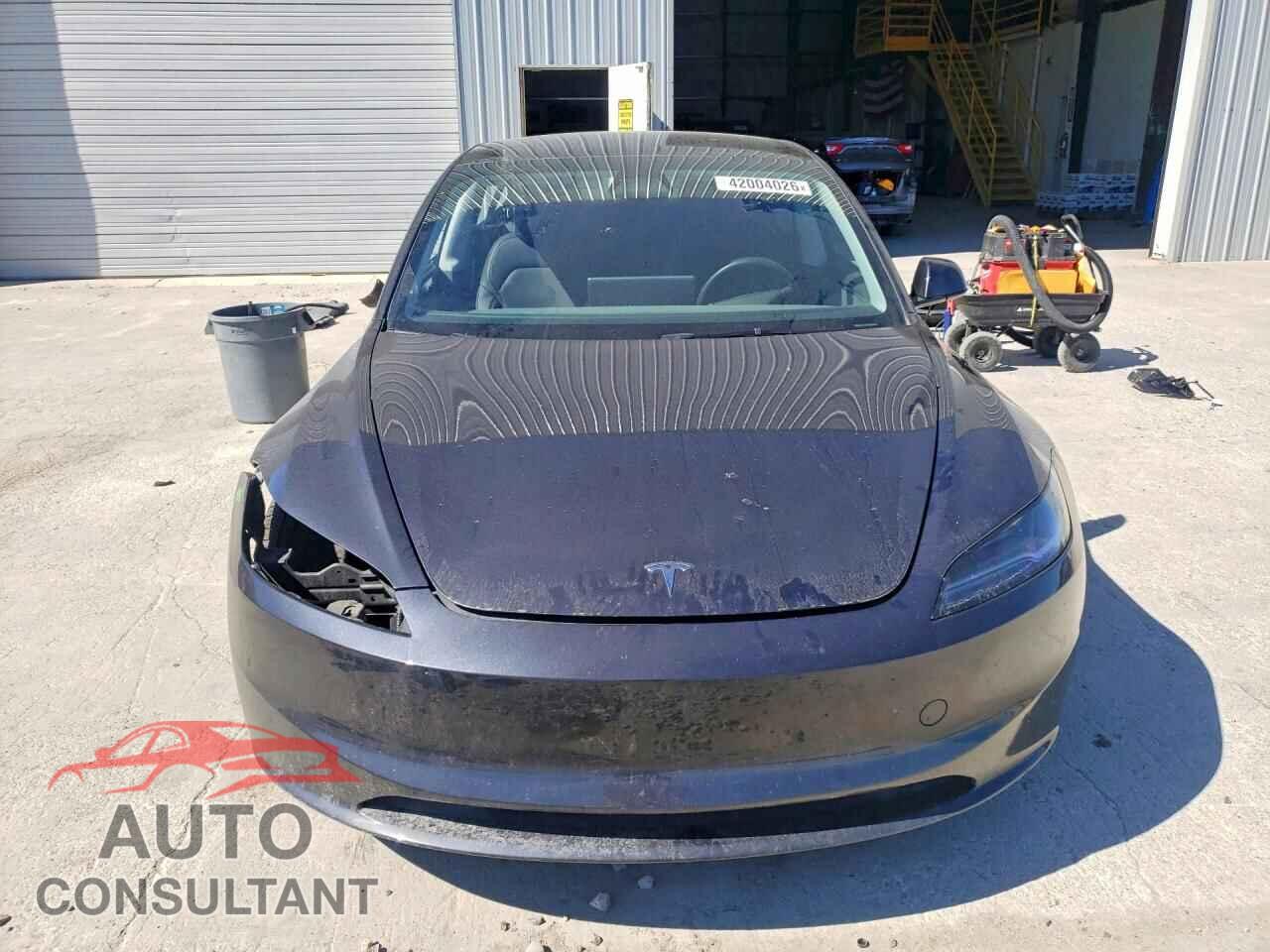 TESLA MODEL 3 2024 - 5YJ3E1EA8RF822842
