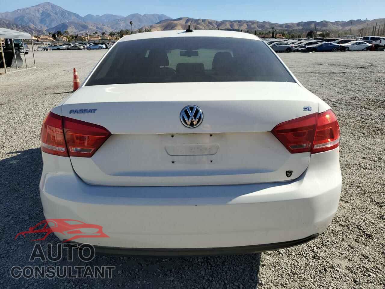 VOLKSWAGEN PASSAT 2012 - 1VWBP7A33CC070212