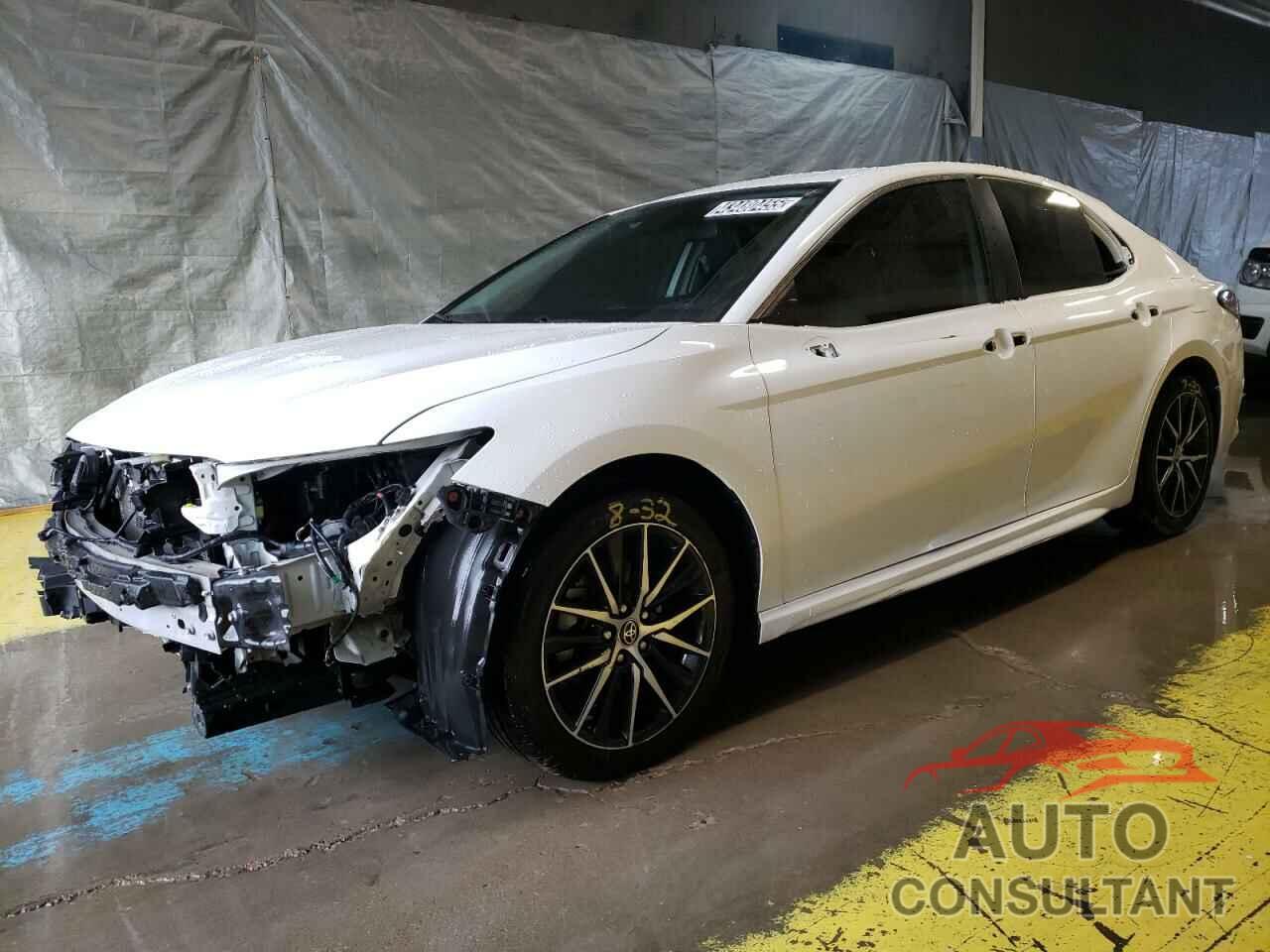 TOYOTA CAMRY 2022 - 4T1G11AK7NU640025