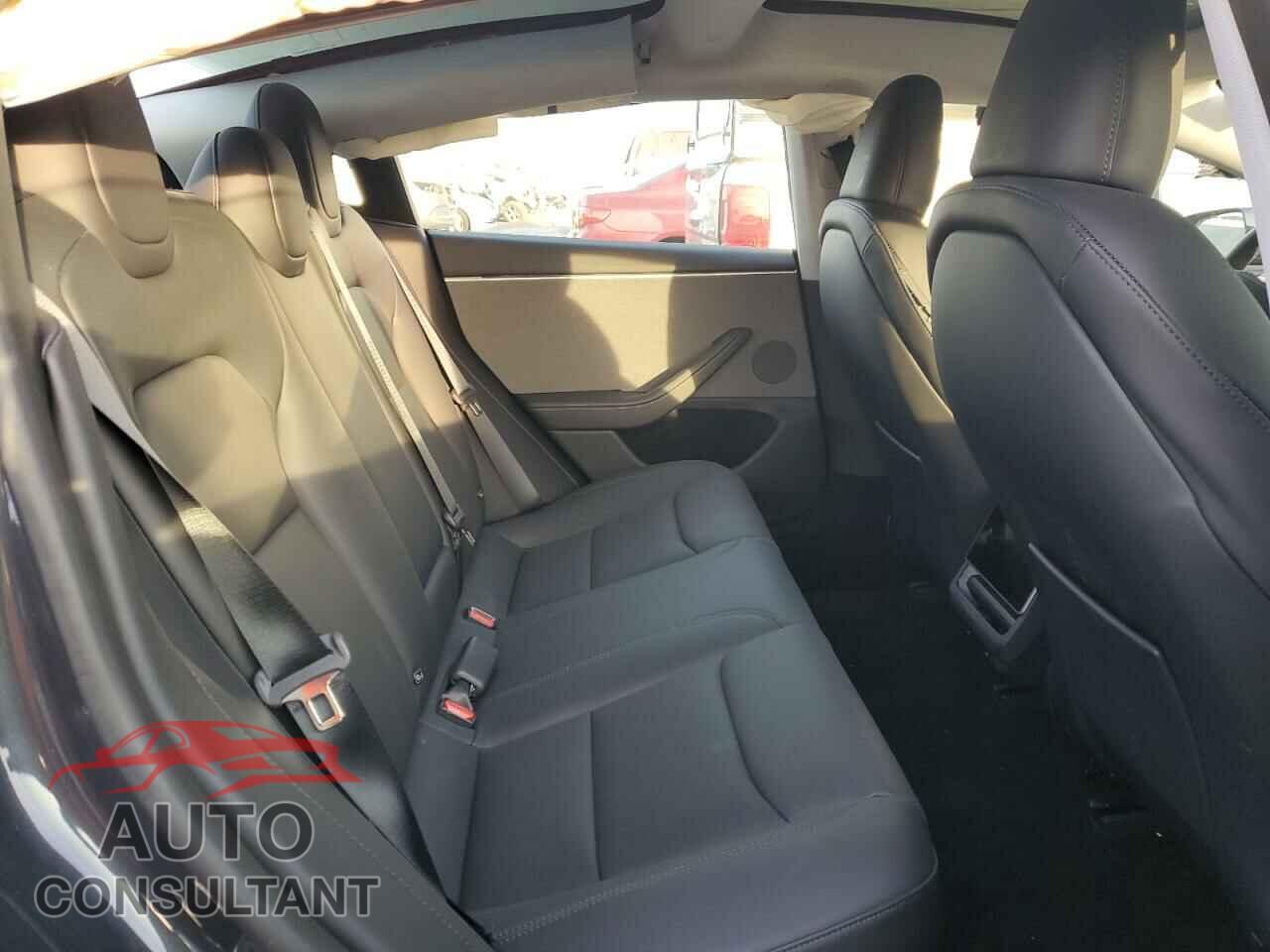 TESLA MODEL 3 2024 - 5YJ3E1EA8RF755417