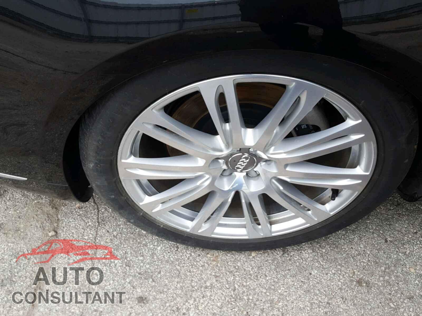AUDI A8 2015 - WAU3GAFD8FN036228