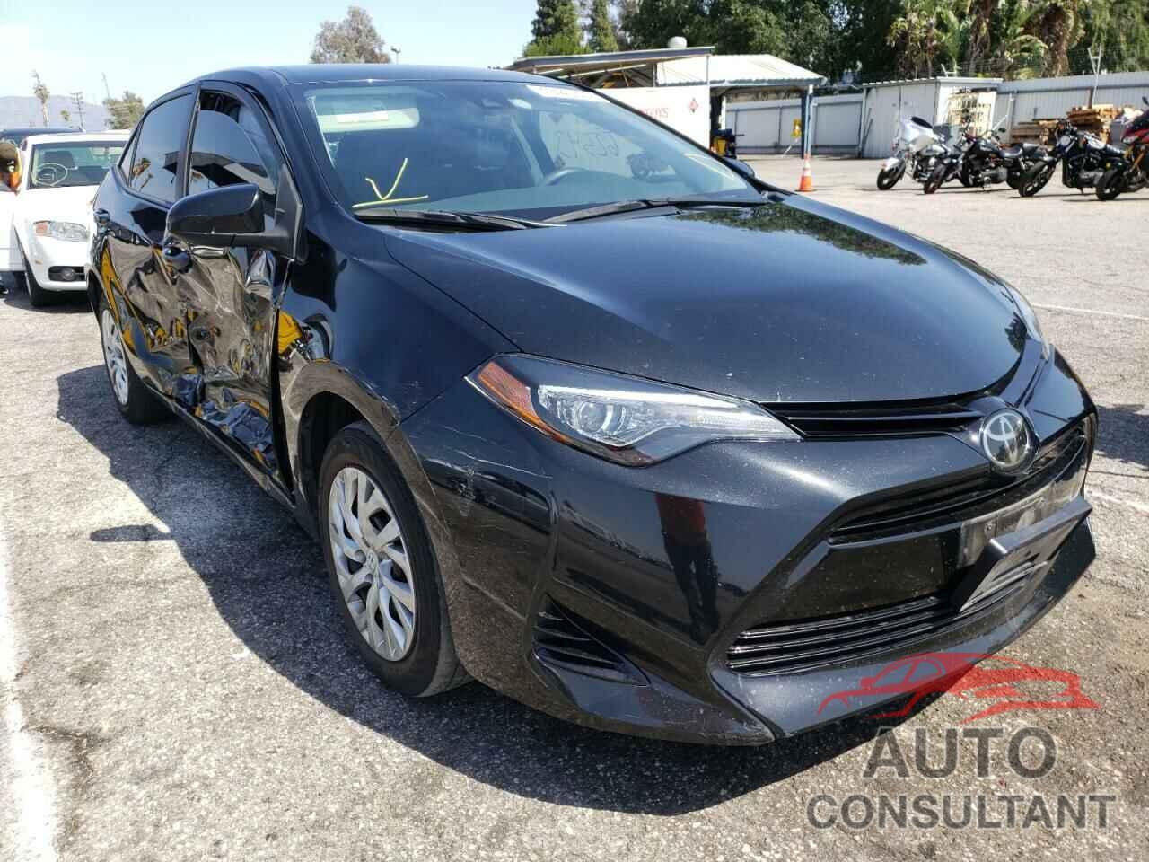 TOYOTA COROLLA 2018 - 5YFBURHE8JP816530