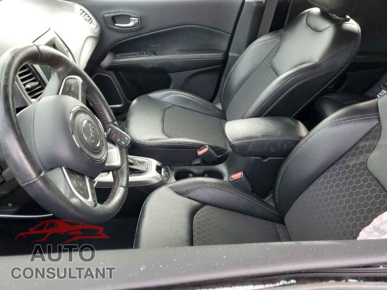 JEEP COMPASS 2020 - 3C4NJDBB0LT117500