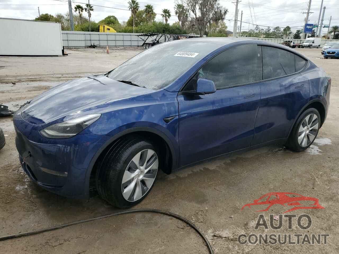 TESLA MODEL Y 2023 - 7SAYGAEE3PF847182