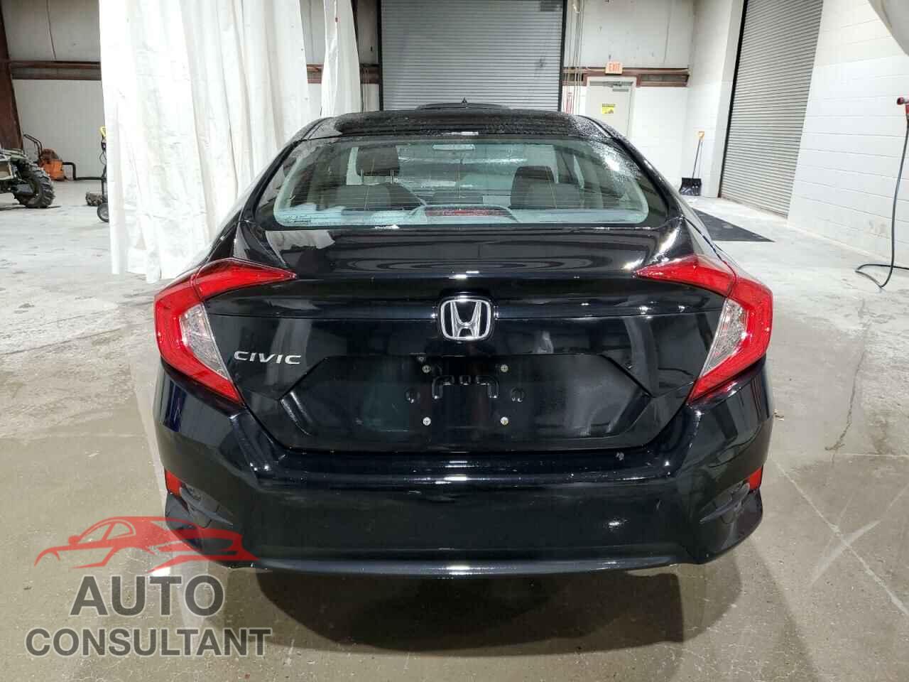 HONDA CIVIC 2018 - 2HGFC2F55JH567397
