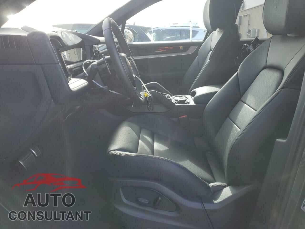 PORSCHE CAYENNE 2024 - WP1AL2AYXRDA32874