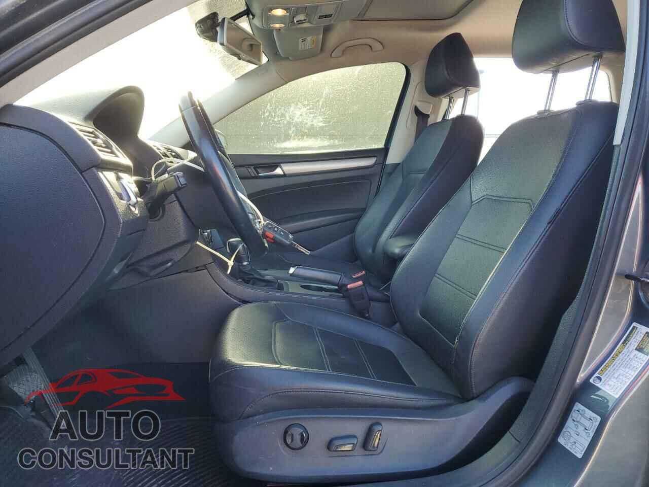 VOLKSWAGEN PASSAT 2014 - 1VWBN7A33EC066461