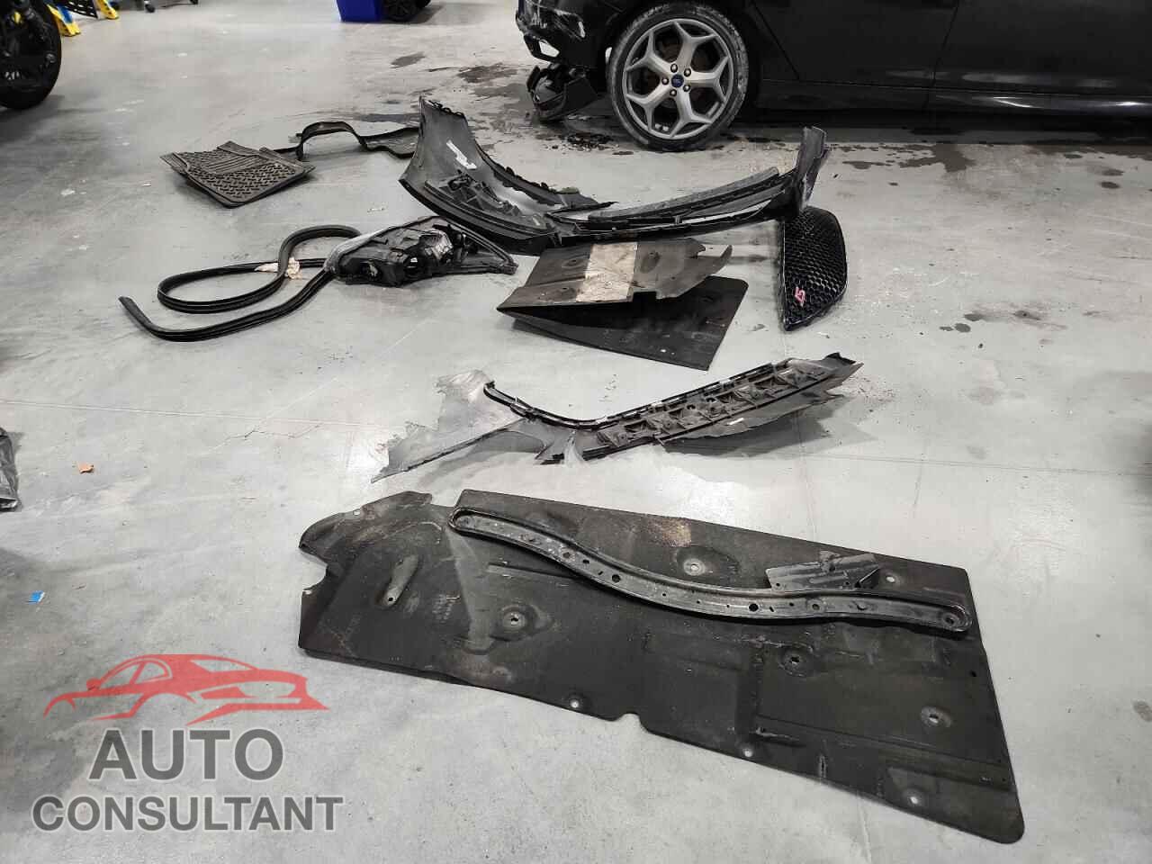 FORD FOCUS 2016 - 1FADP3L97GL202194
