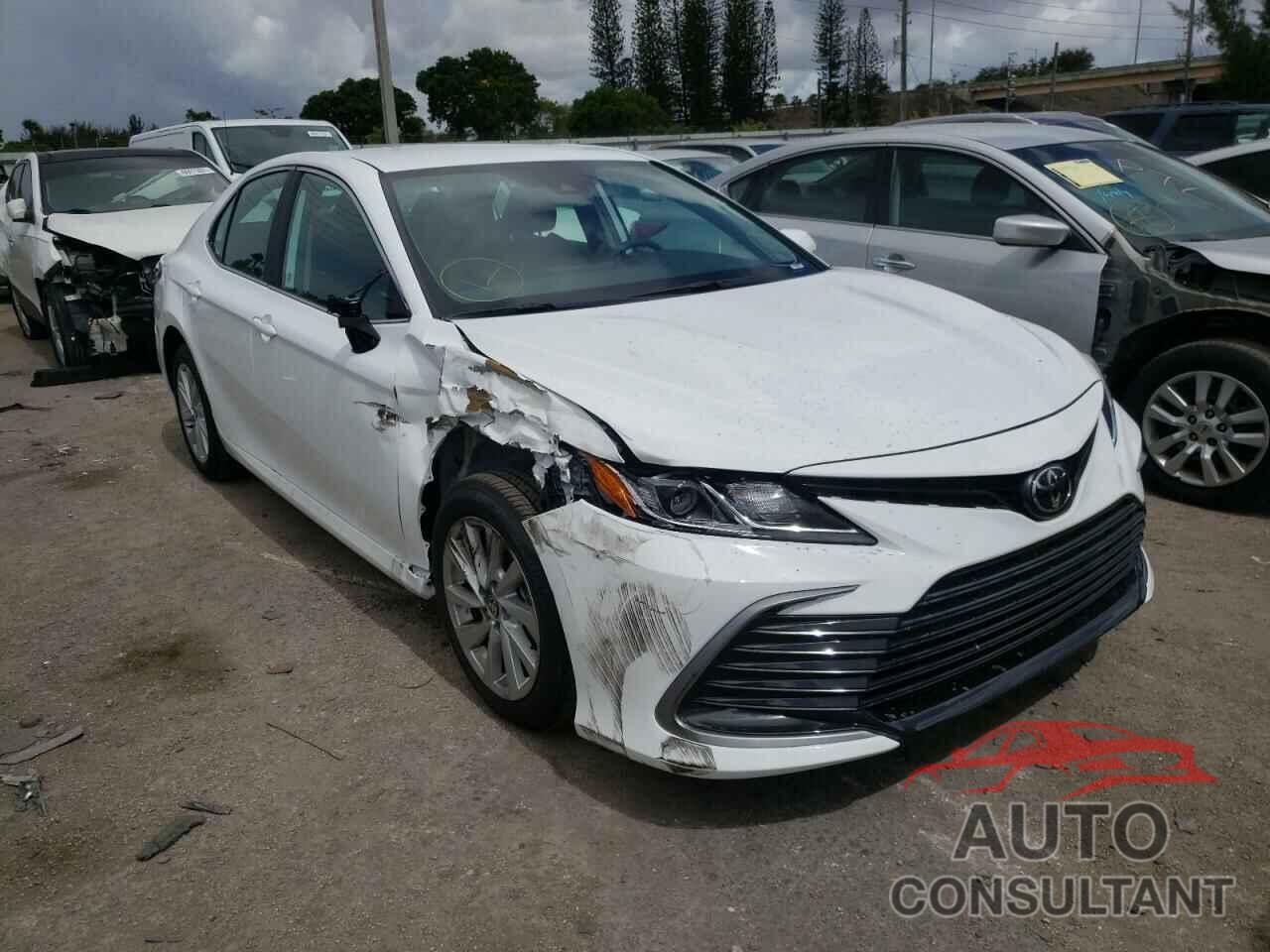 TOYOTA CAMRY 2021 - 4T1C11AK7MU563198
