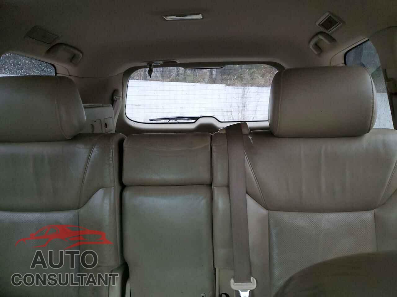 LEXUS LX570 2011 - JTJHY7AX3B4081312