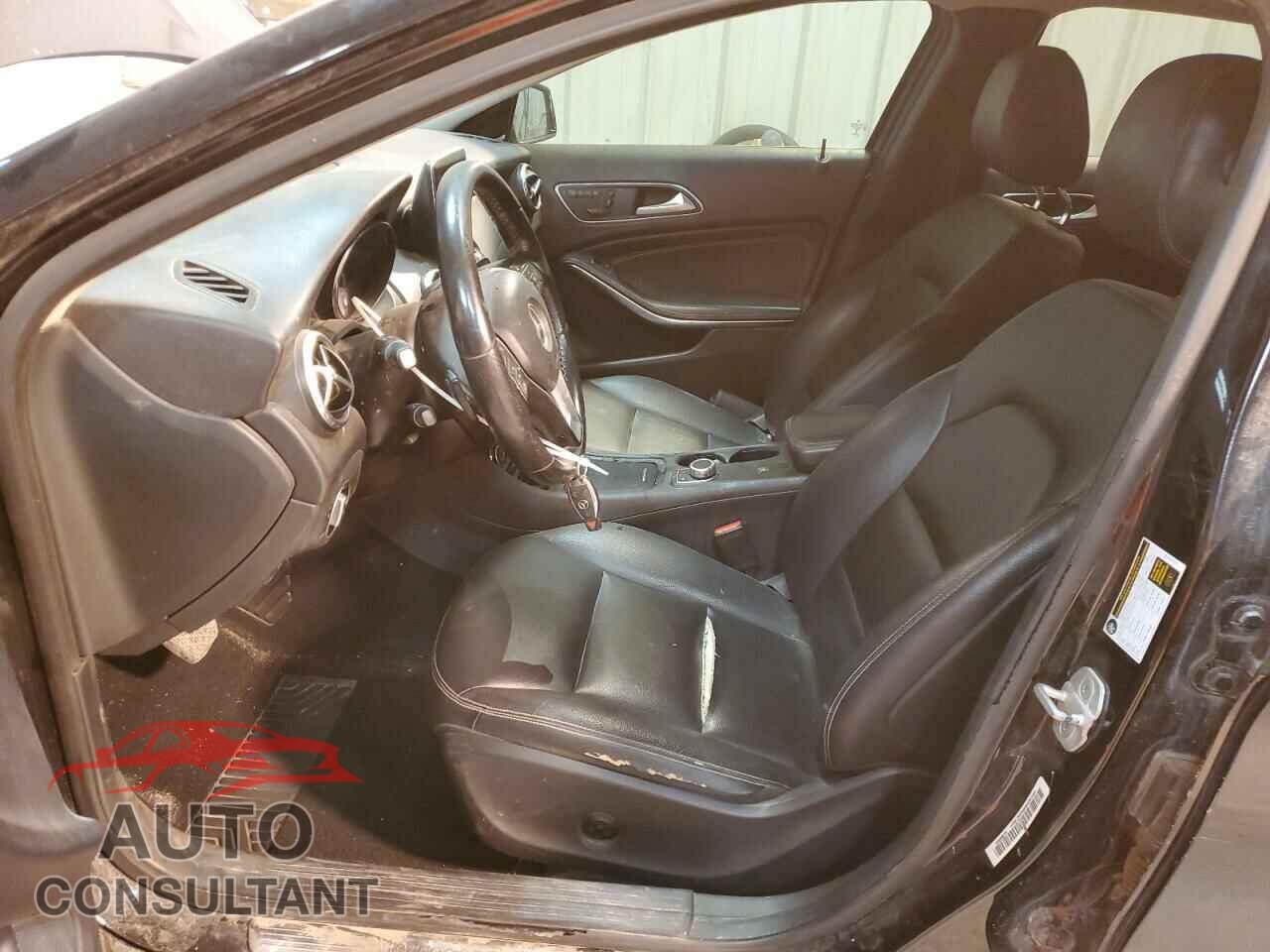 MERCEDES-BENZ GLA-CLASS 2015 - WDCTG4EB7FJ165681